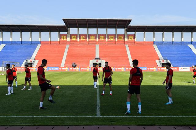 英超-加克波破门萨拉赫制胜 利物浦2-1布莱顿