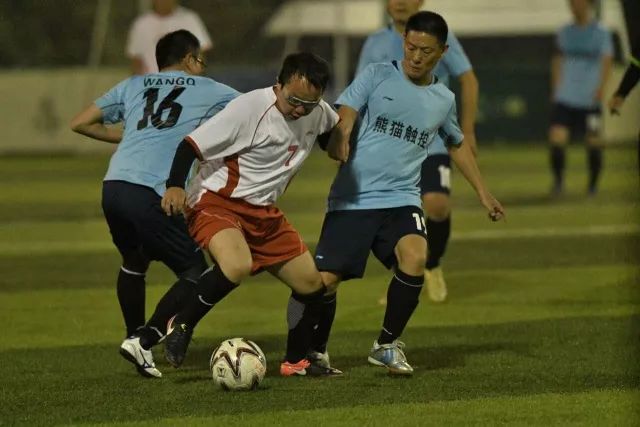 詹姆斯缺阵浓眉23+11拉塞尔5分 湖人负森林狼